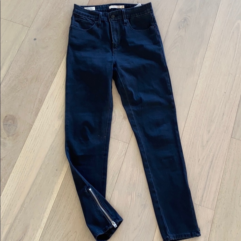 Levi’s high rise skinny black jeans